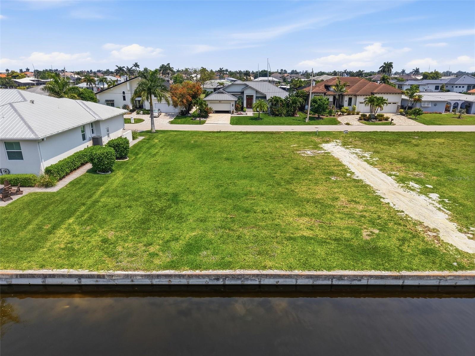 PUNTA GORDA ISLES SEC 24 - Land