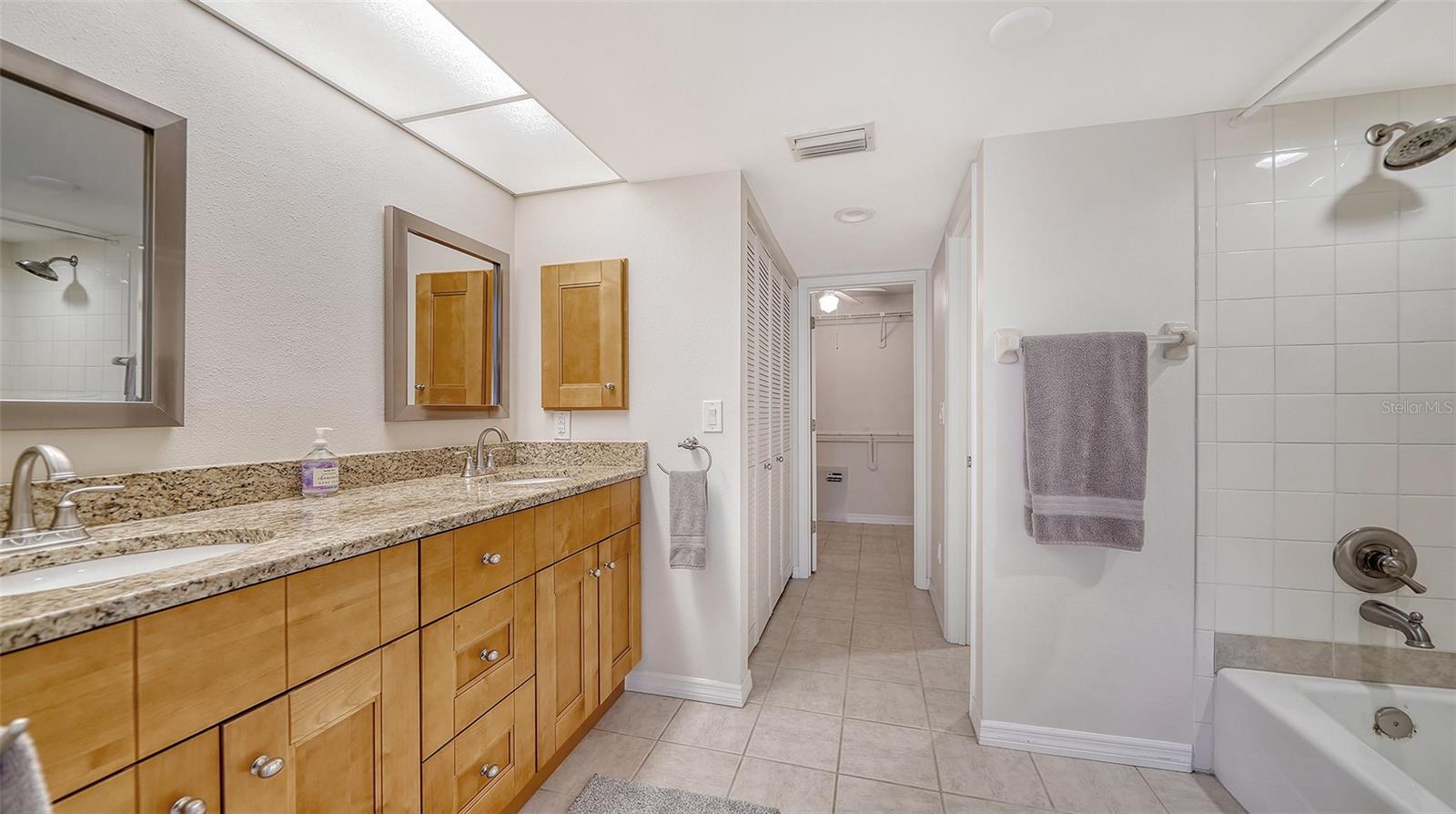 CENTRAL PARK - Residential Lease