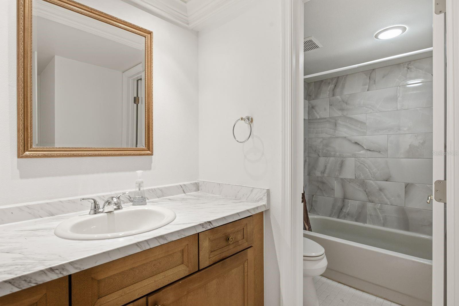 BORDEAUX VILLAGE - Residential Lease