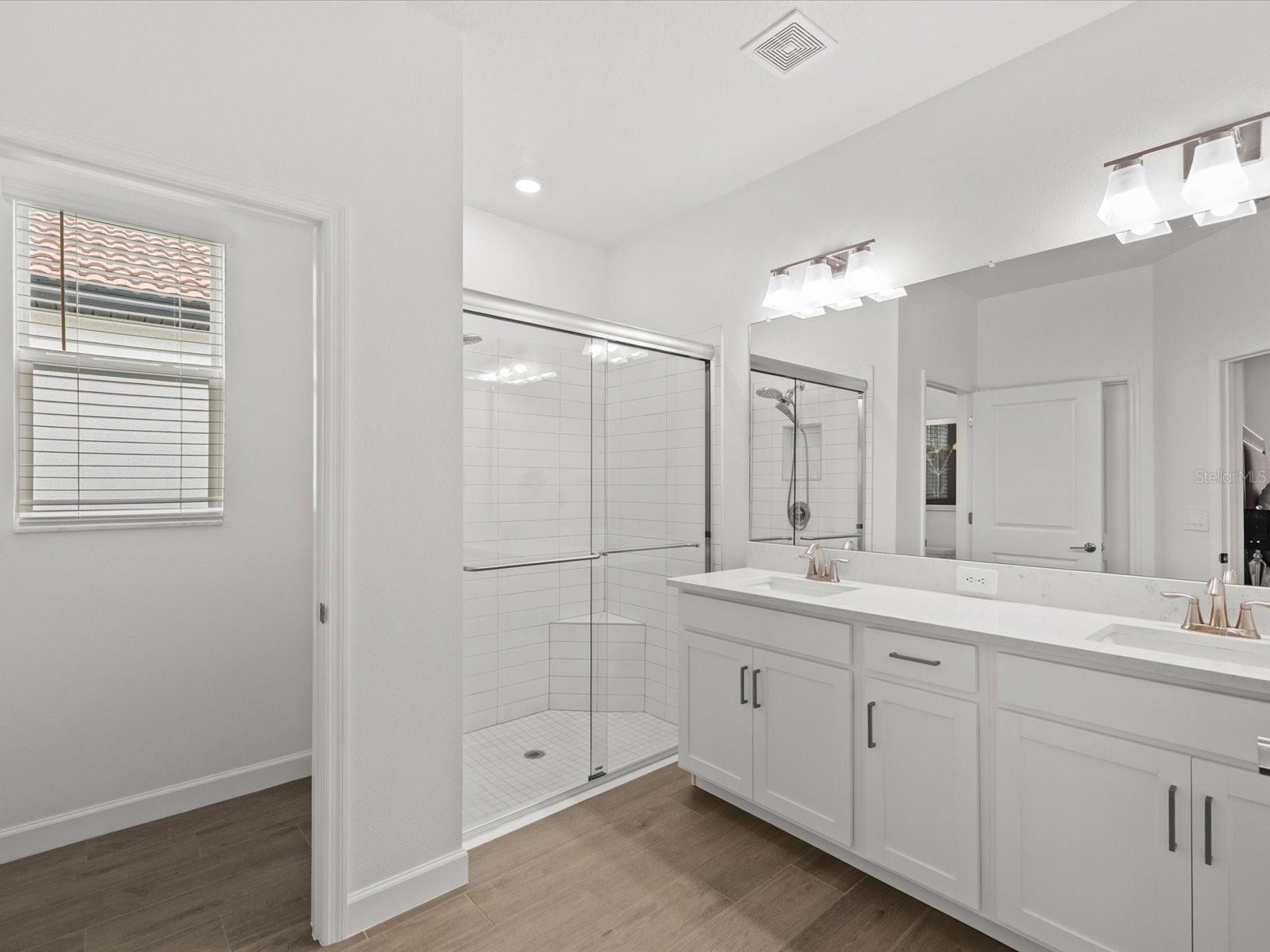 FOREST BROOKE - Residential