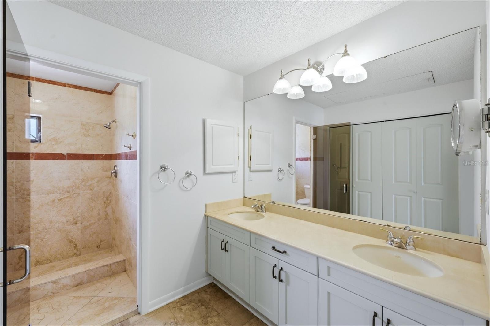 HUNTINGWOOD - Residential