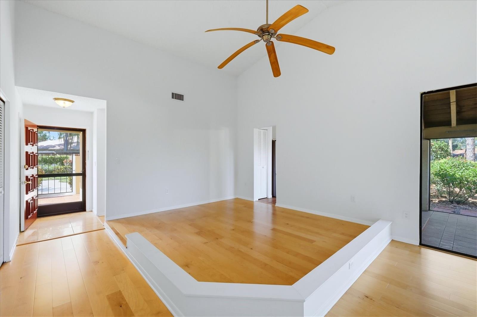 HUNTINGWOOD - Residential