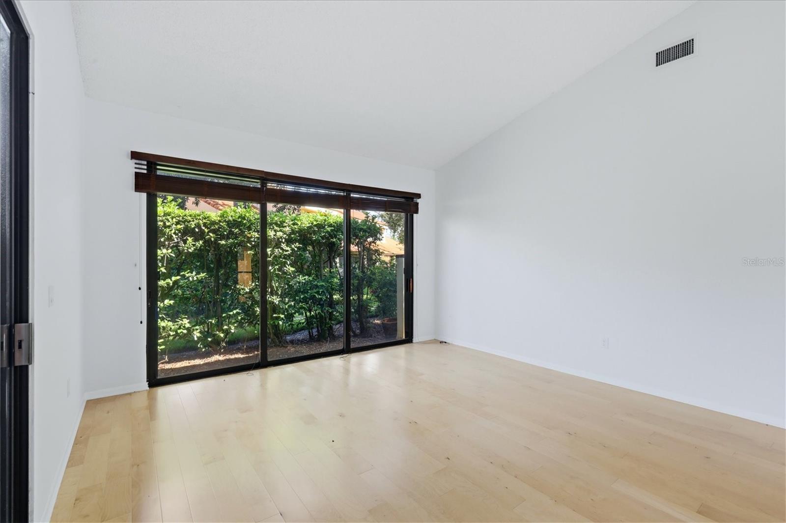 HUNTINGWOOD - Residential