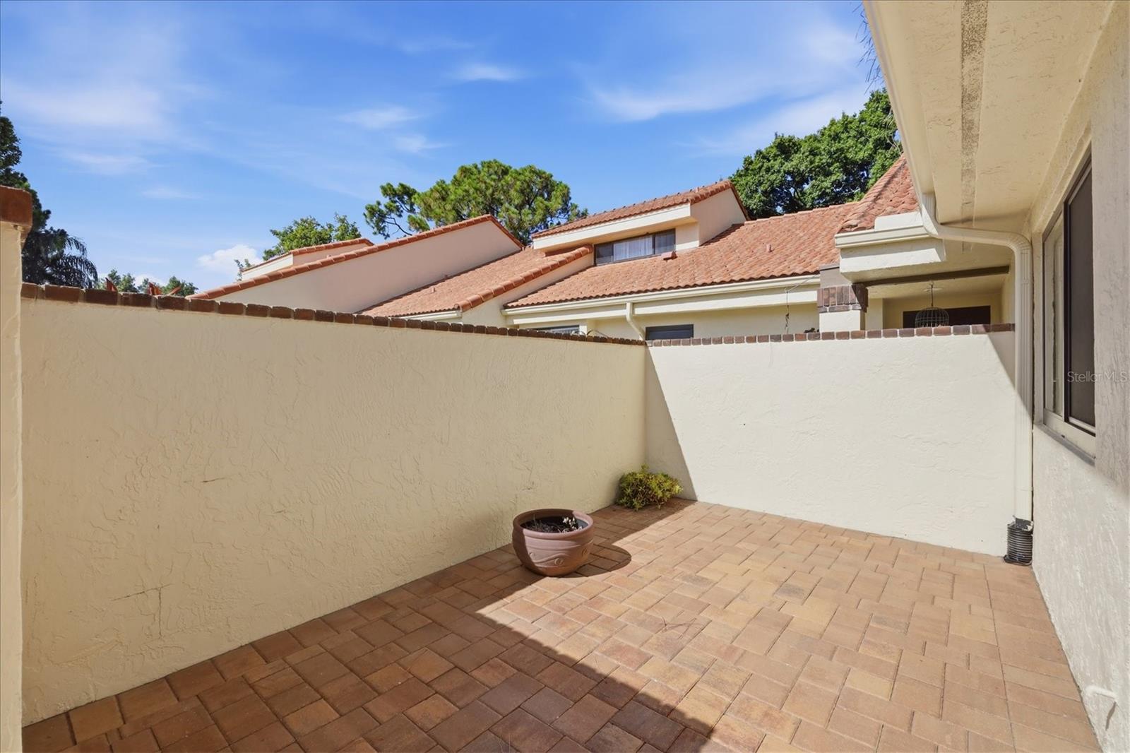 HUNTINGWOOD - Residential