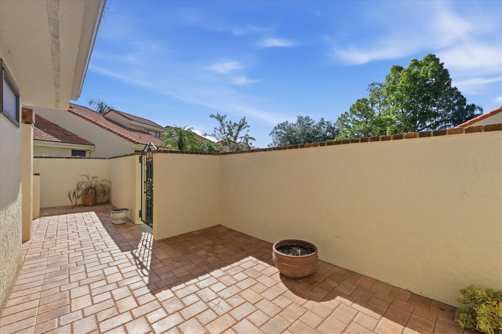 HUNTINGWOOD - Residential