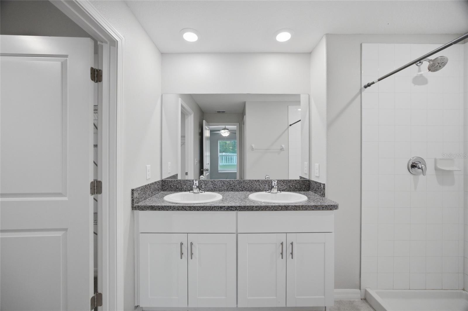 SOUTH FORK TR V PH 2 - Residential Lease