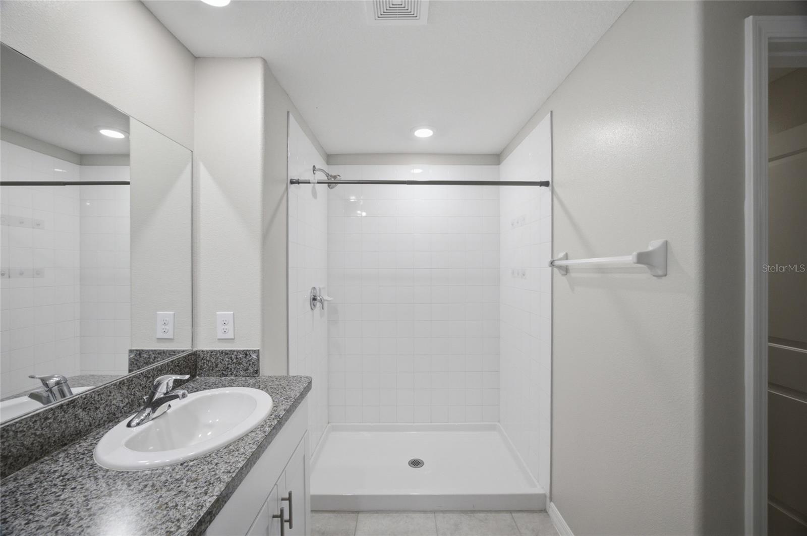 SOUTH FORK TR V PH 2 - Residential Lease