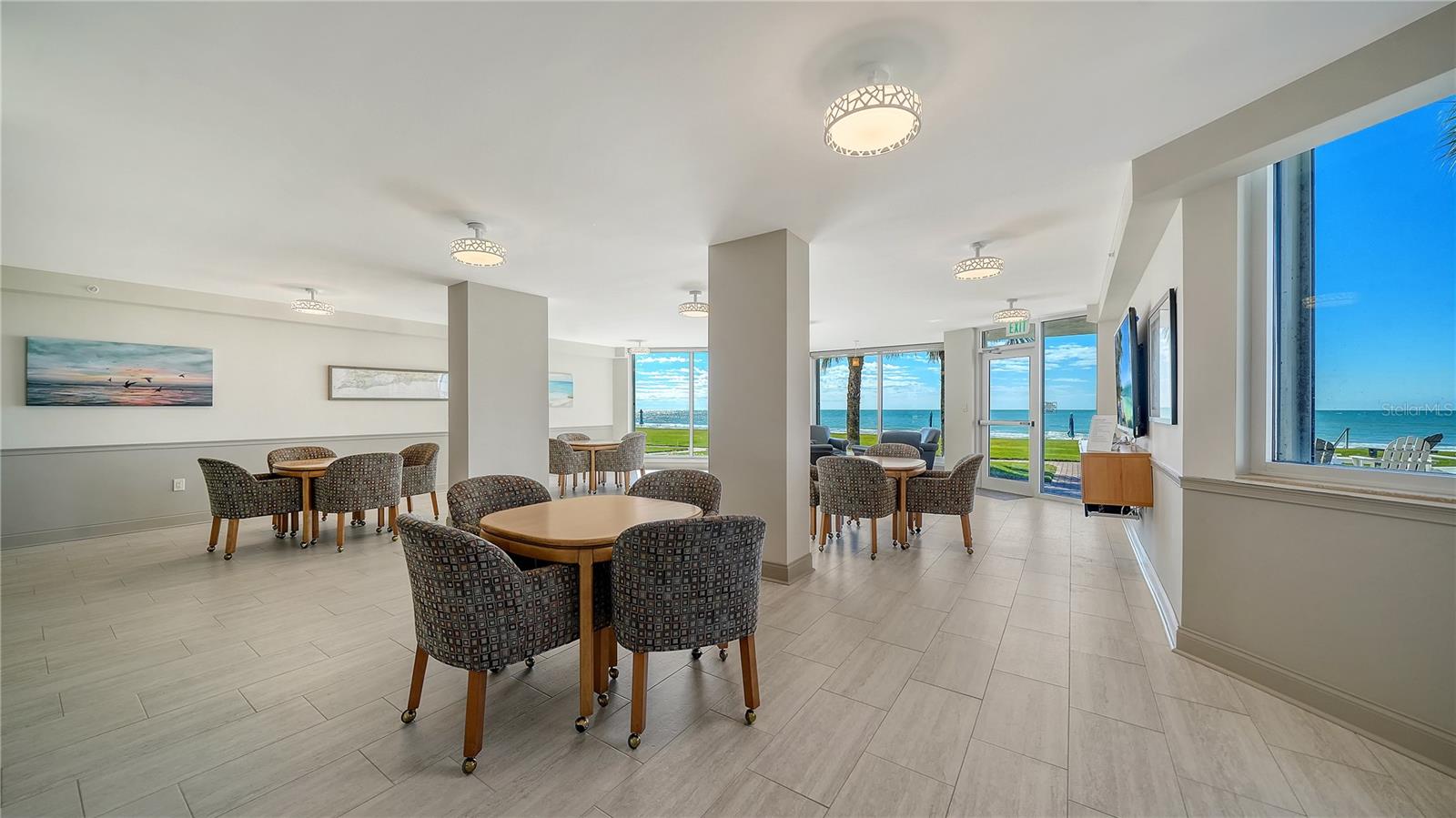 PRIVATEER SOUTH - Residential