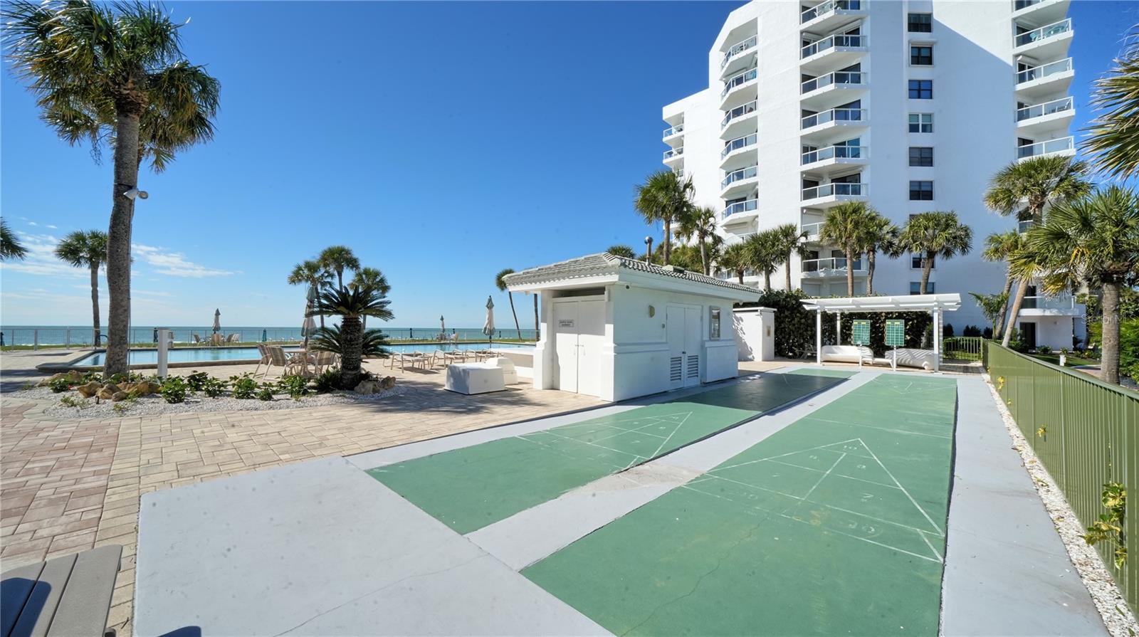 PRIVATEER SOUTH - Residential