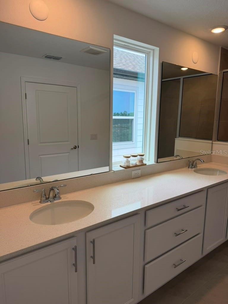 NORTHLAKE 50’S - Residential Lease