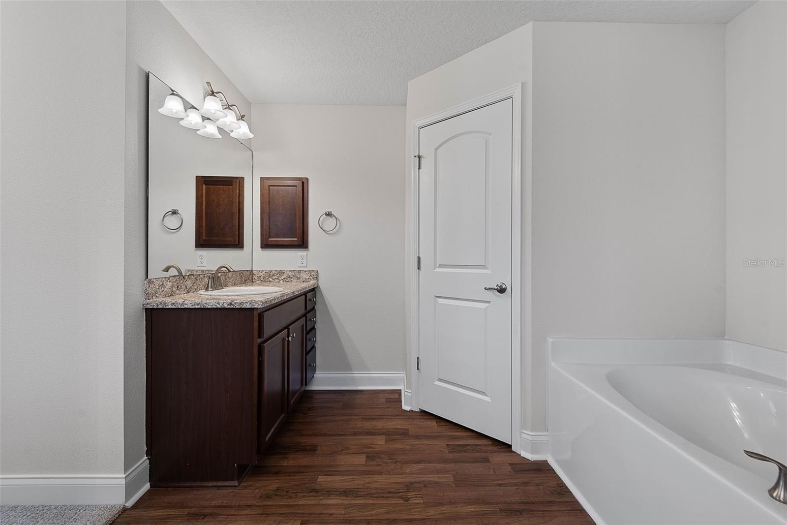 EAGLE LAKES PH 1 SEC 1 - Residential