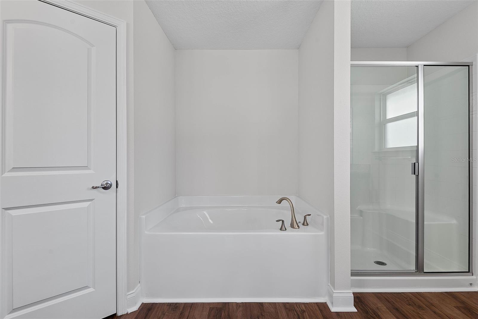 EAGLE LAKES PH 1 SEC 1 - Residential