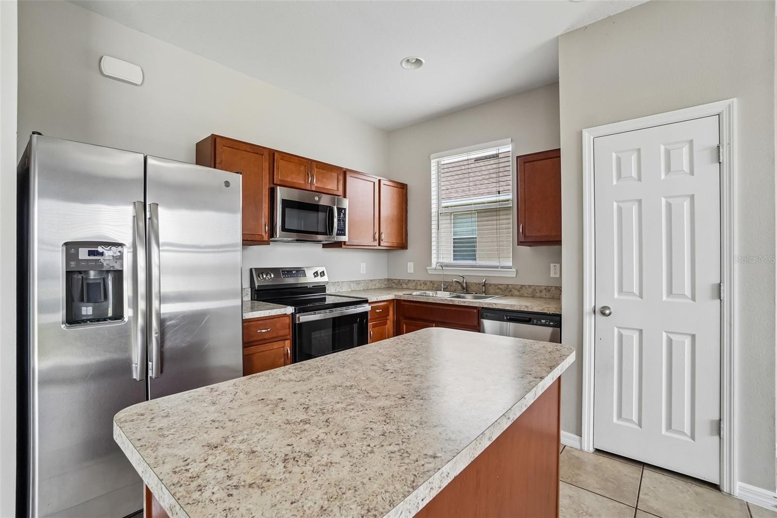 HIGHLAND ESTATES PH 2B - Residential Lease