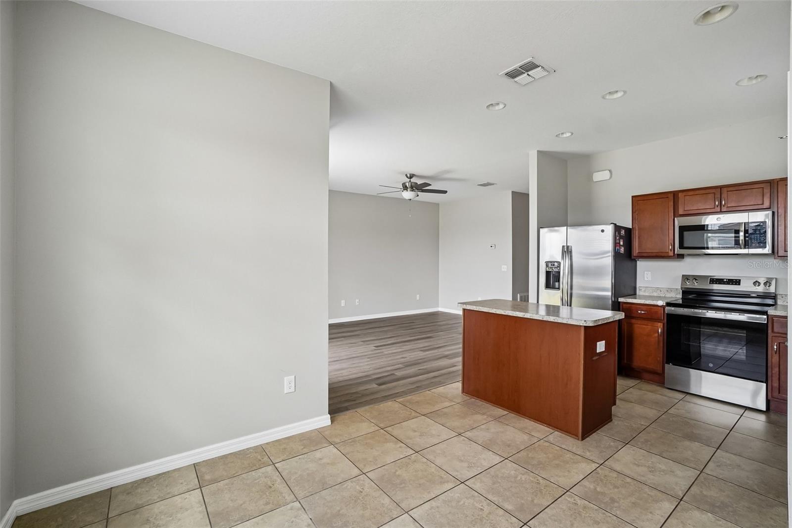 HIGHLAND ESTATES PH 2B - Residential Lease