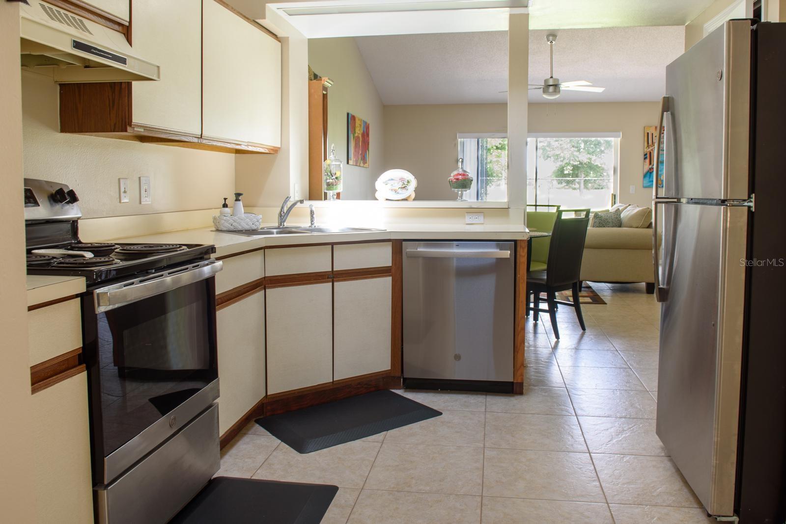 CLUB COURTS AT MEADOW WOODS PH 02 - Residential