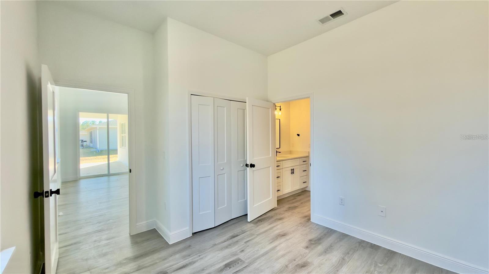 KINGSLAND COUNTRY ESTATE - Residential Lease