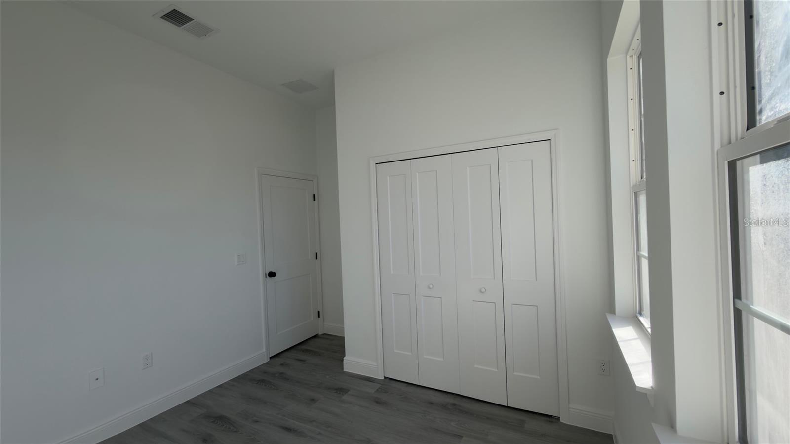KINGSLAND COUNTRY ESTATE - Residential Lease