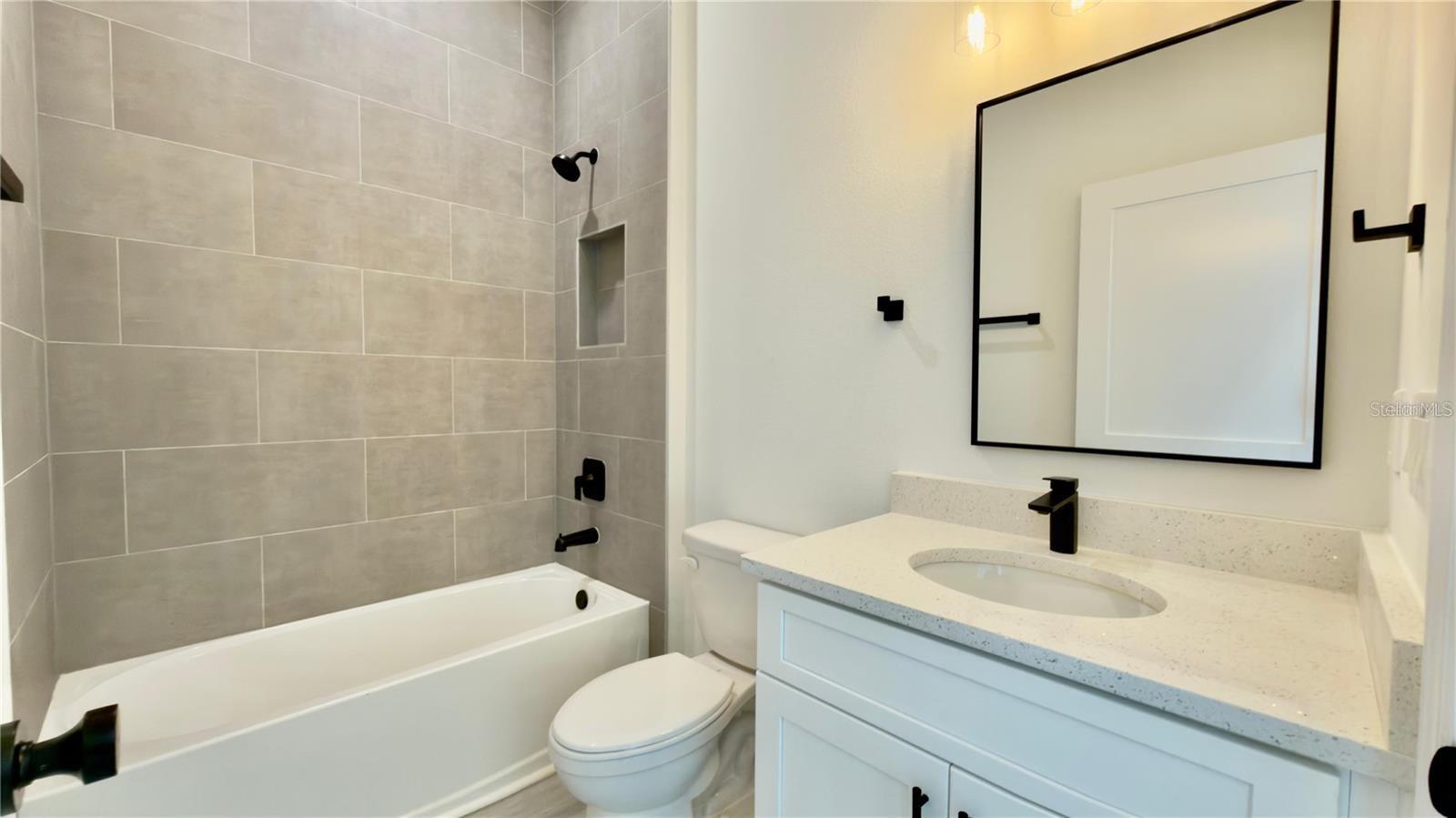 KINGSLAND COUNTRY ESTATE - Residential Lease