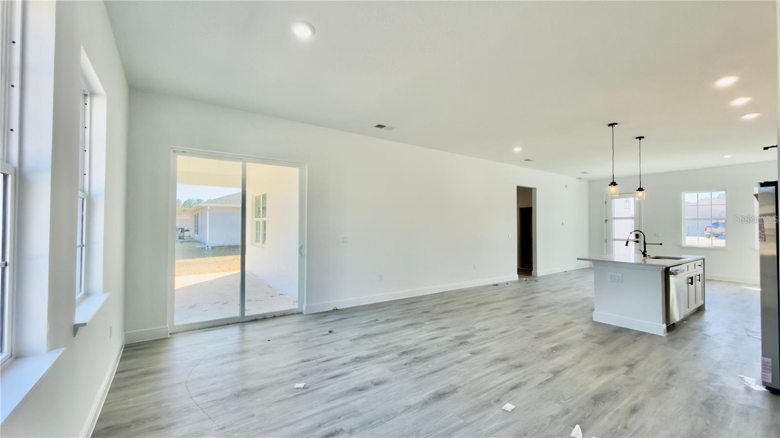 KINGSLAND COUNTRY ESTATE - Residential Lease
