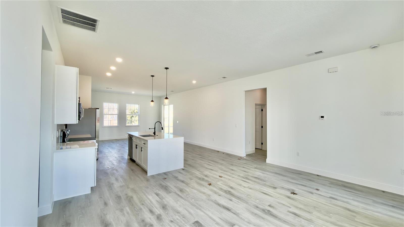 KINGSLAND COUNTRY ESTATE - Residential Lease