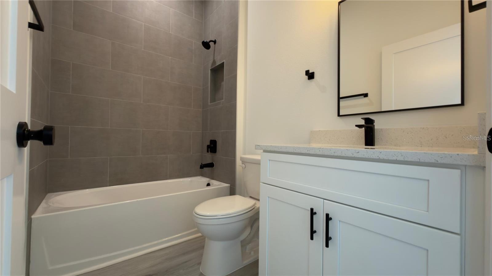 KINGSLAND COUNTRY ESTATE - Residential Lease