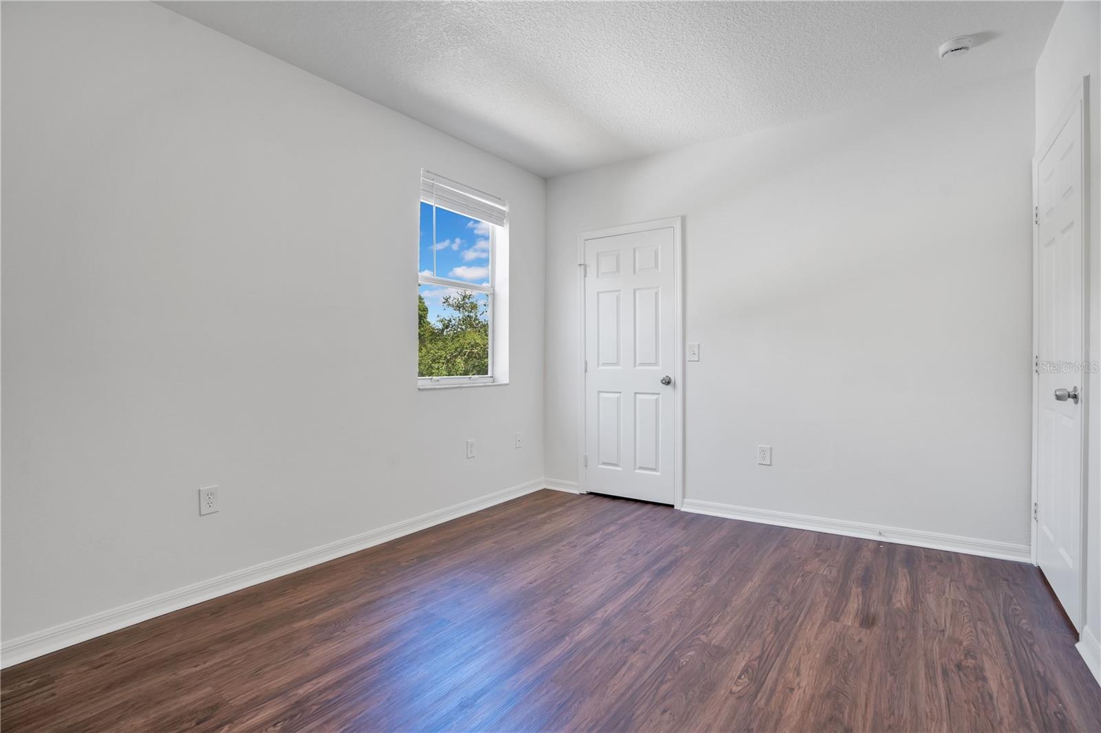 SUMMERVIEW OAKS SUB - Residential