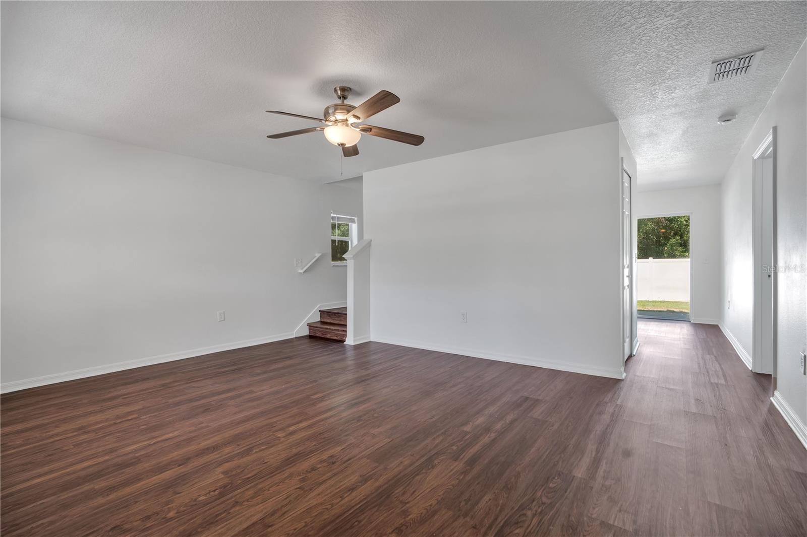 SUMMERVIEW OAKS SUB - Residential