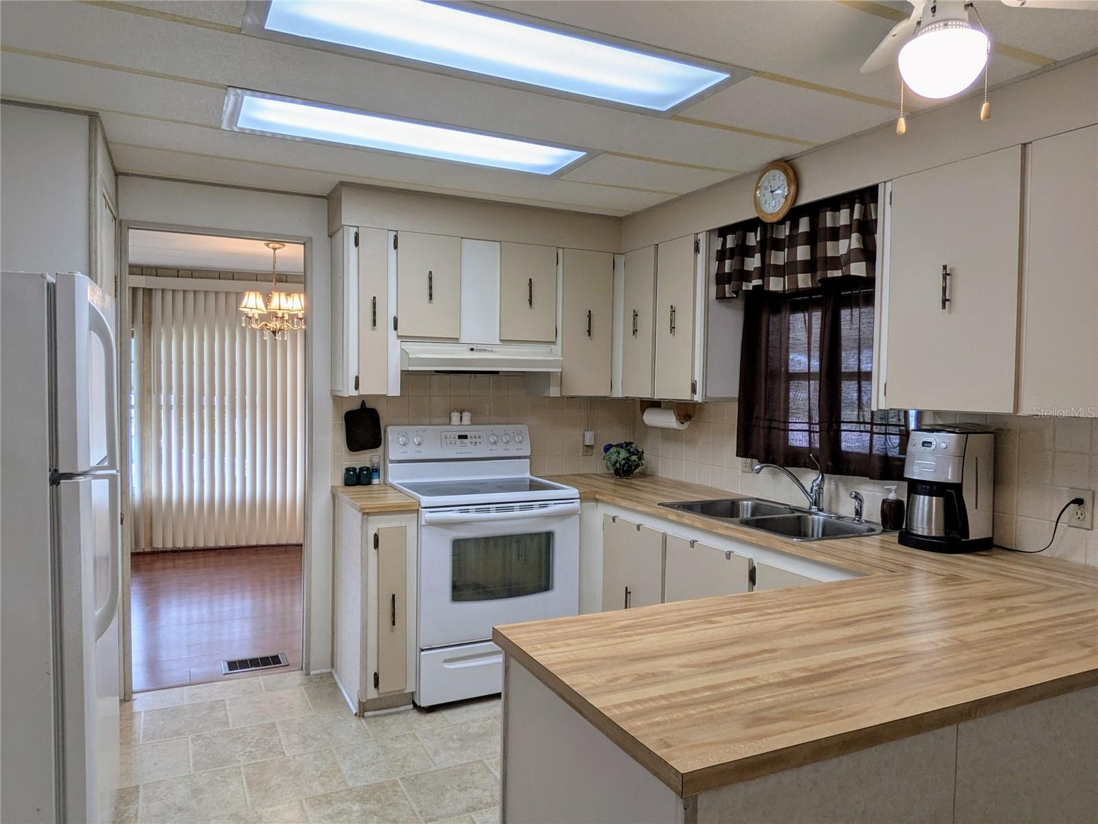 LAKESIDE HILLS ESTATES - Residential