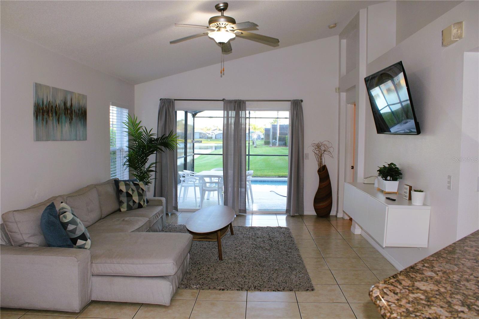 LAKE BERKLEY RESORT - Residential