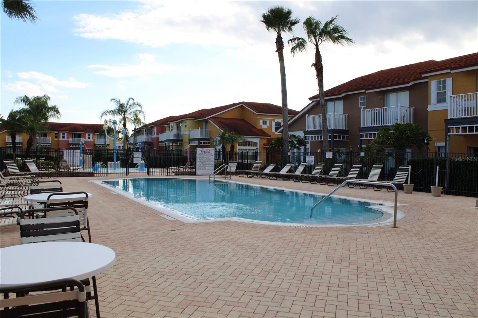 LAKE BERKLEY RESORT - Residential