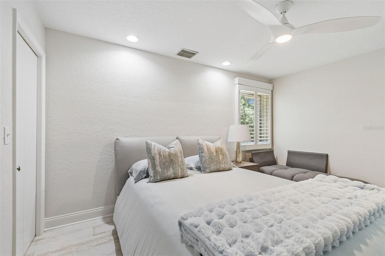VENETIAN ISLES - Residential