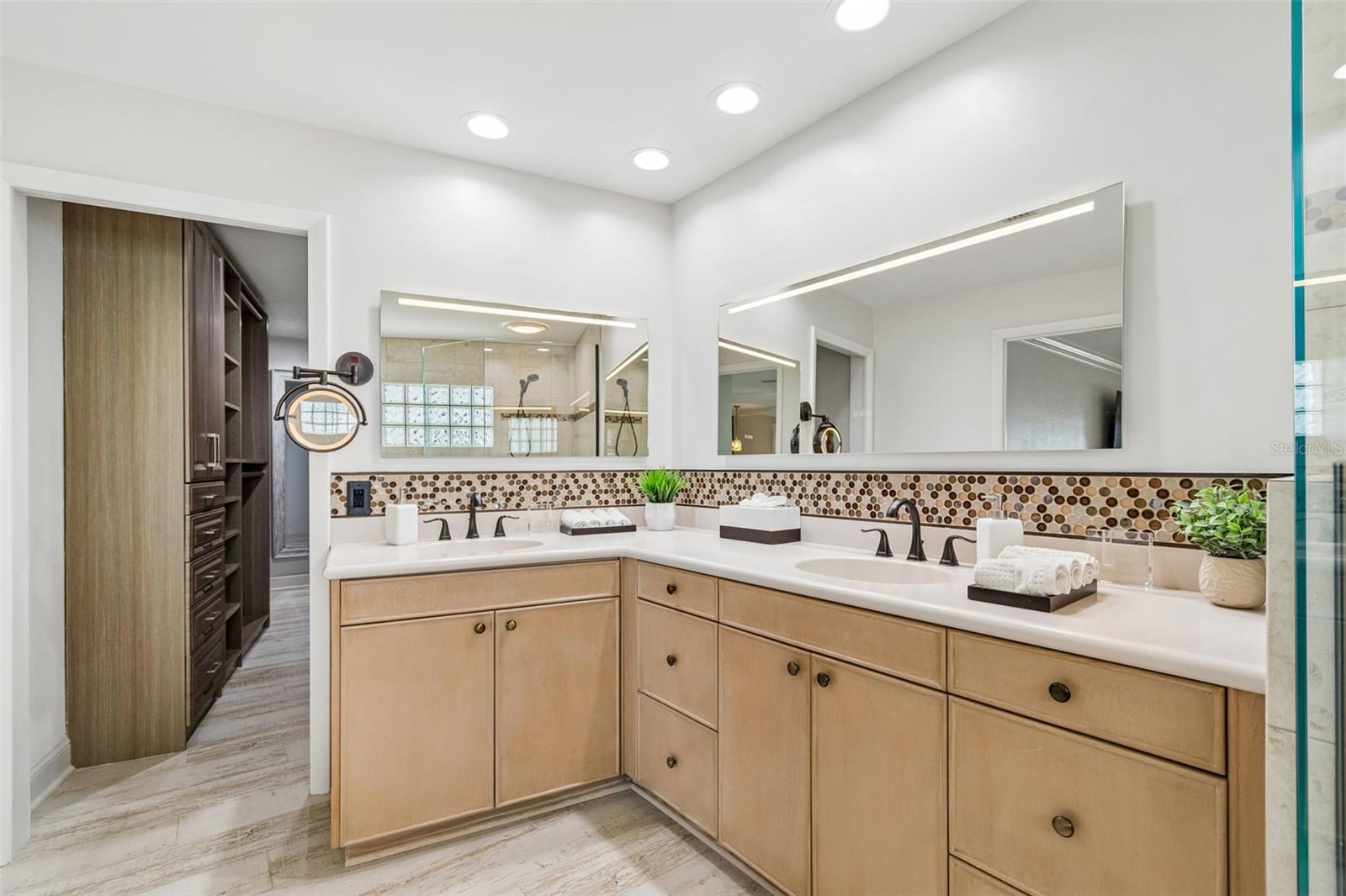 VENETIAN ISLES - Residential