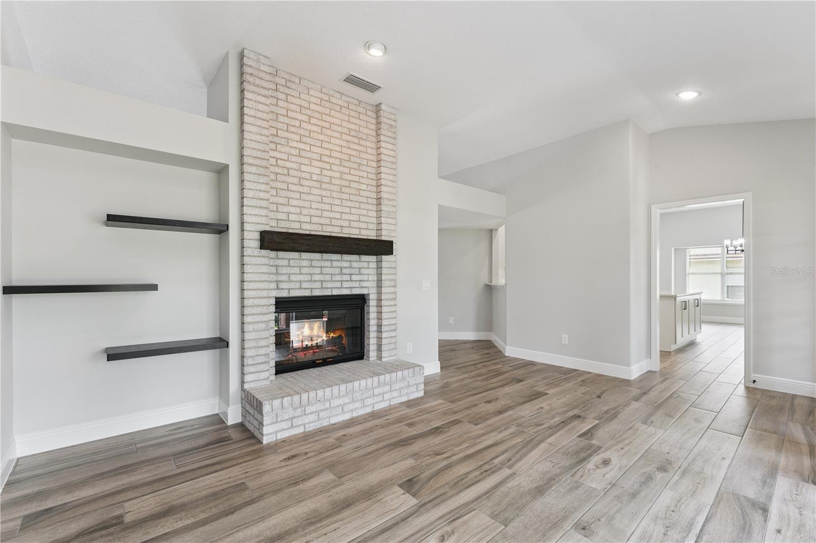 DELTONA LAKES UNIT 03 - Residential
