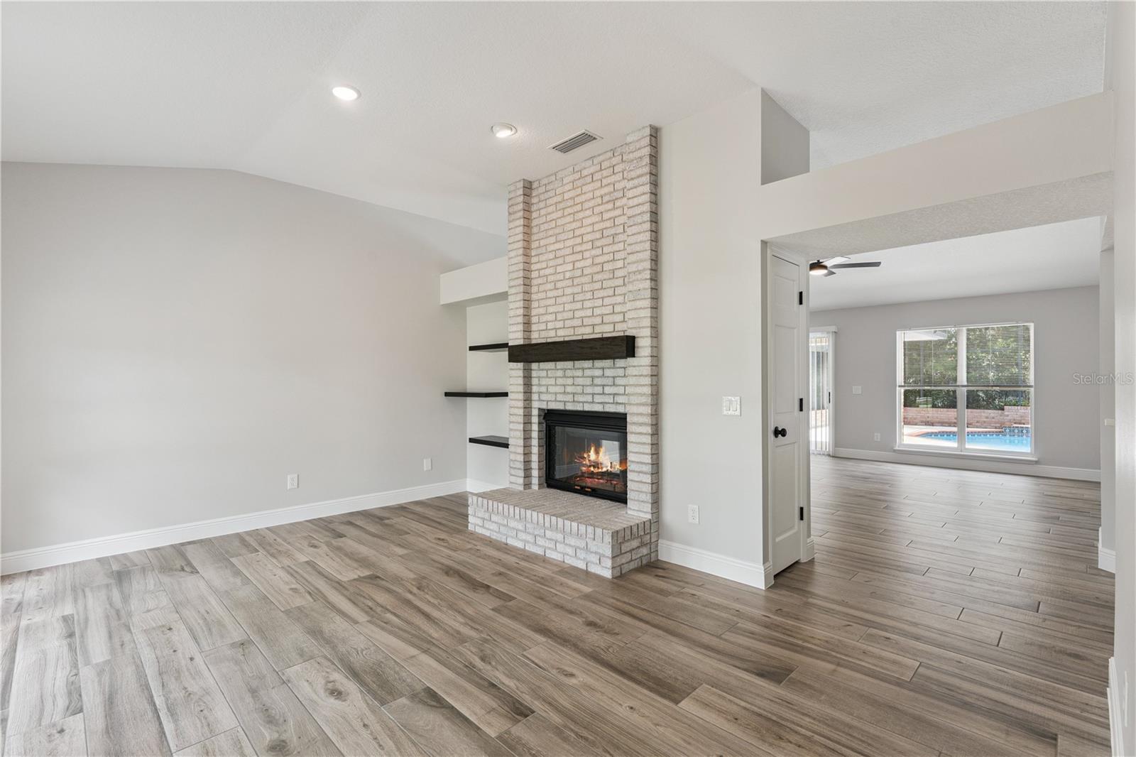 DELTONA LAKES UNIT 03 - Residential