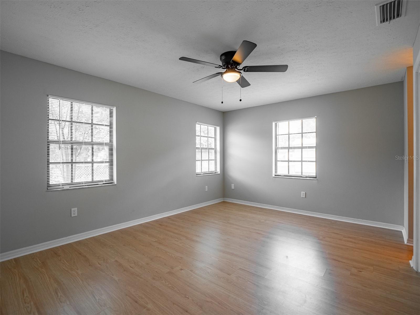 LINCOLN PARK SOUTH - Residential