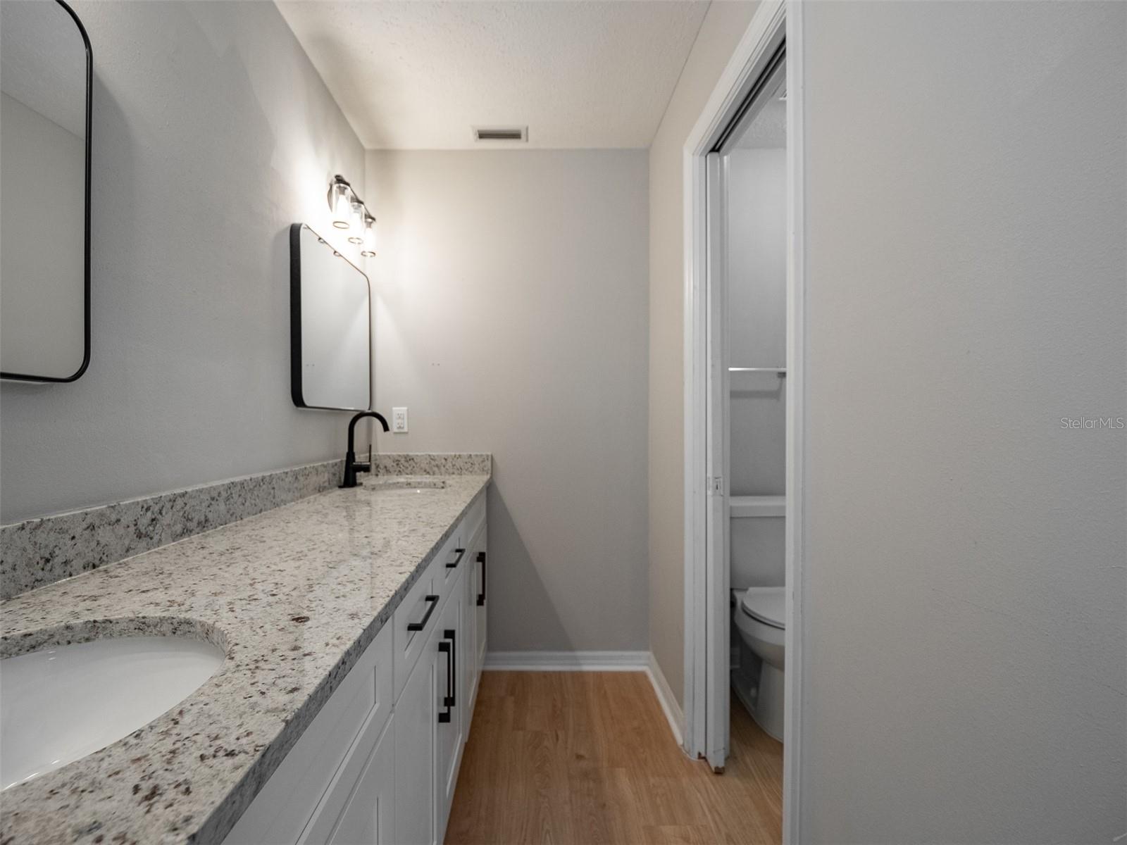 LINCOLN PARK SOUTH - Residential