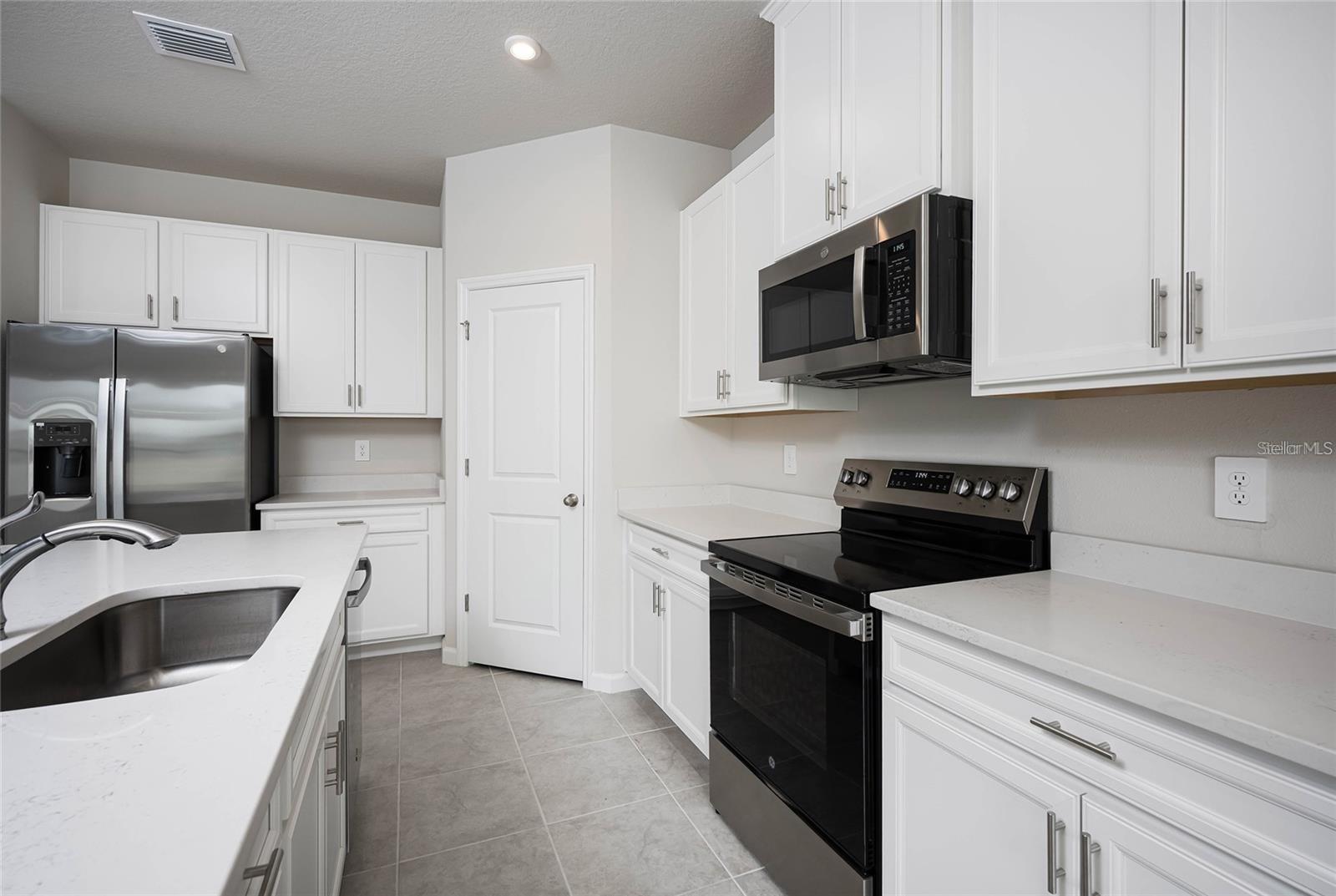 HAMMOCKS/WEST PORT PH 3 & 4 - Residential Lease