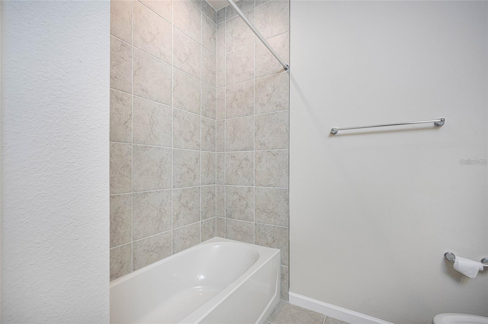 HAMMOCKS/WEST PORT PH 3 & 4 - Residential Lease