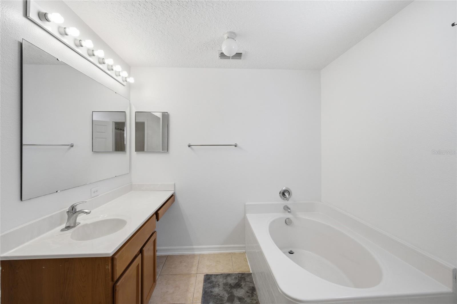 GROVELAND MARINA DEL REY PH 01 - Residential