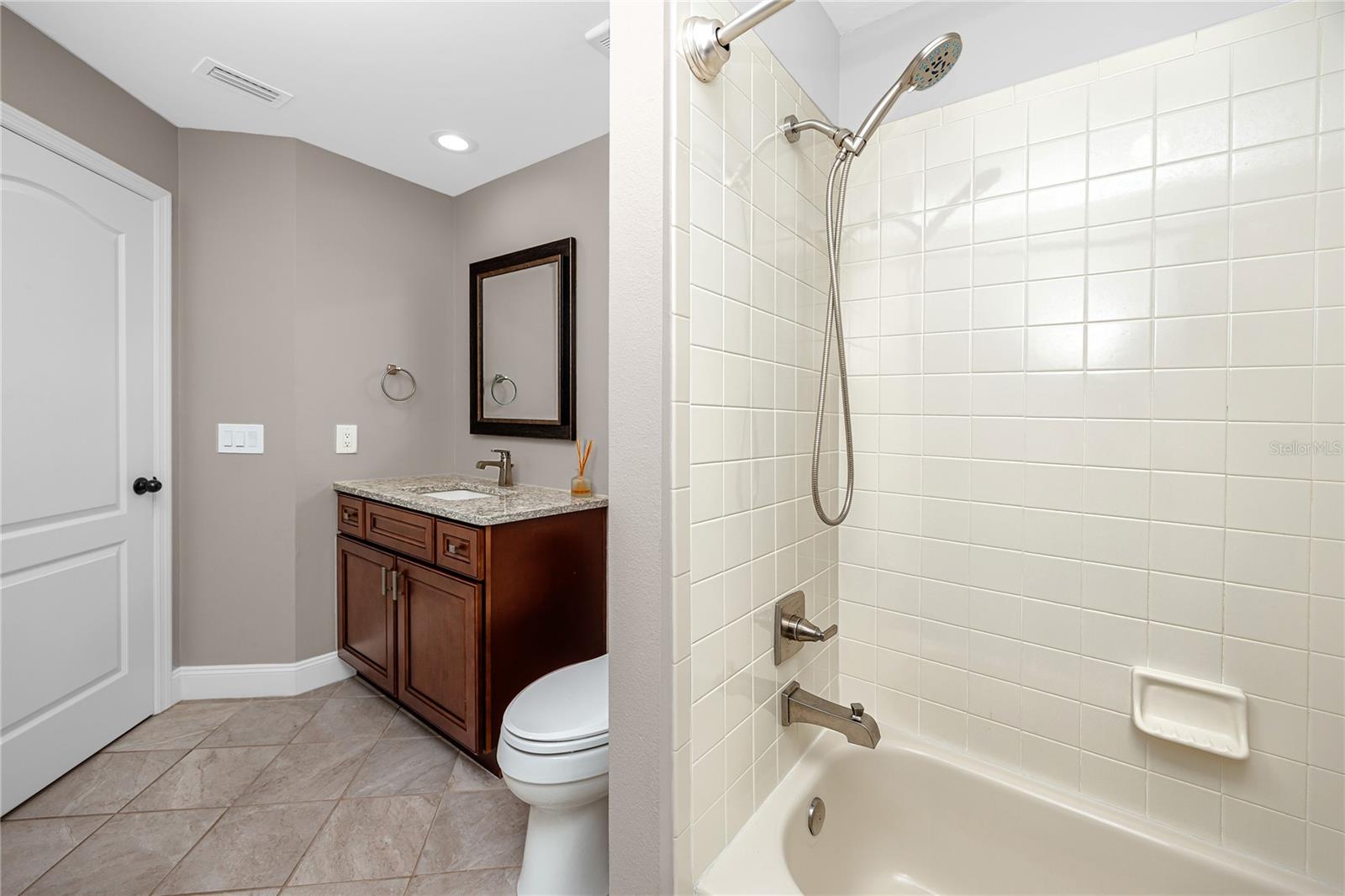 CHAPMAN MANORS - Residential