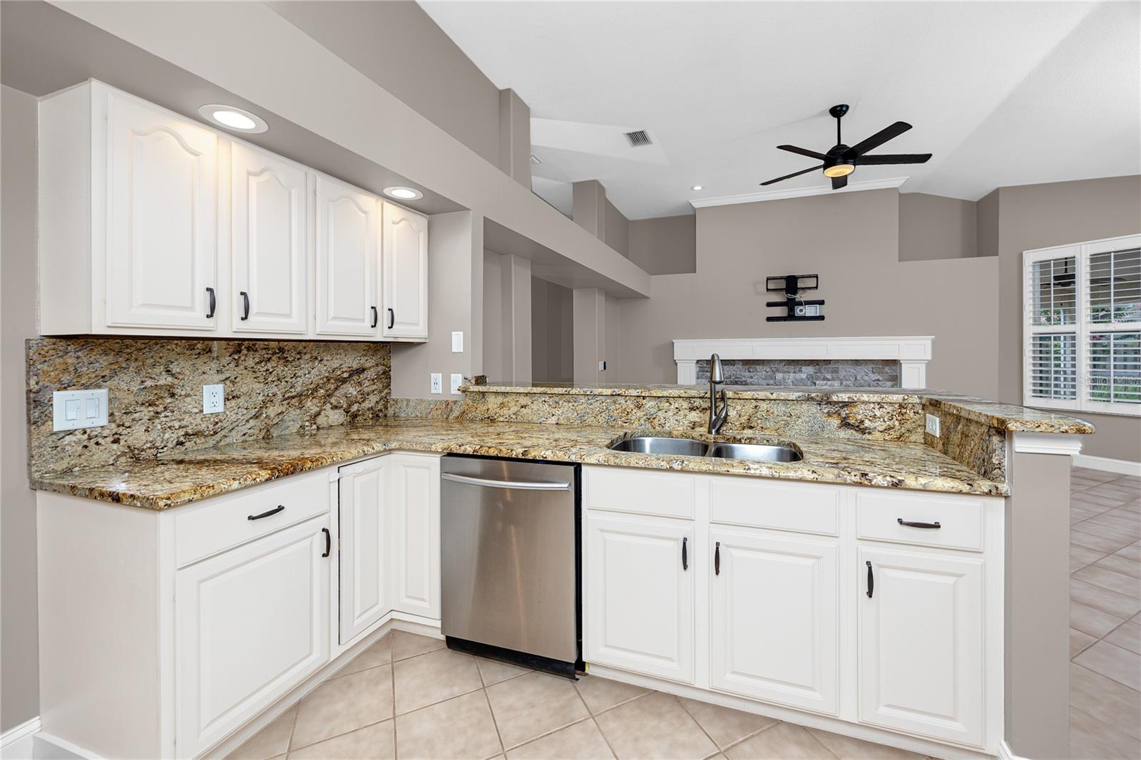 CHAPMAN MANORS - Residential