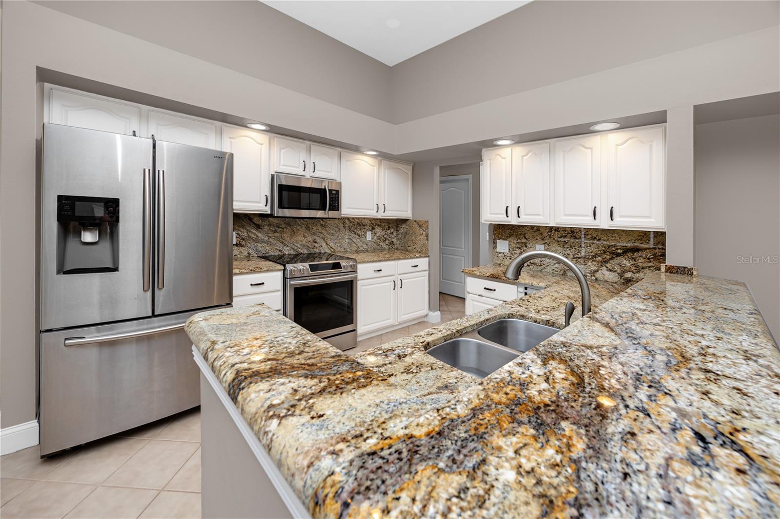 CHAPMAN MANORS - Residential
