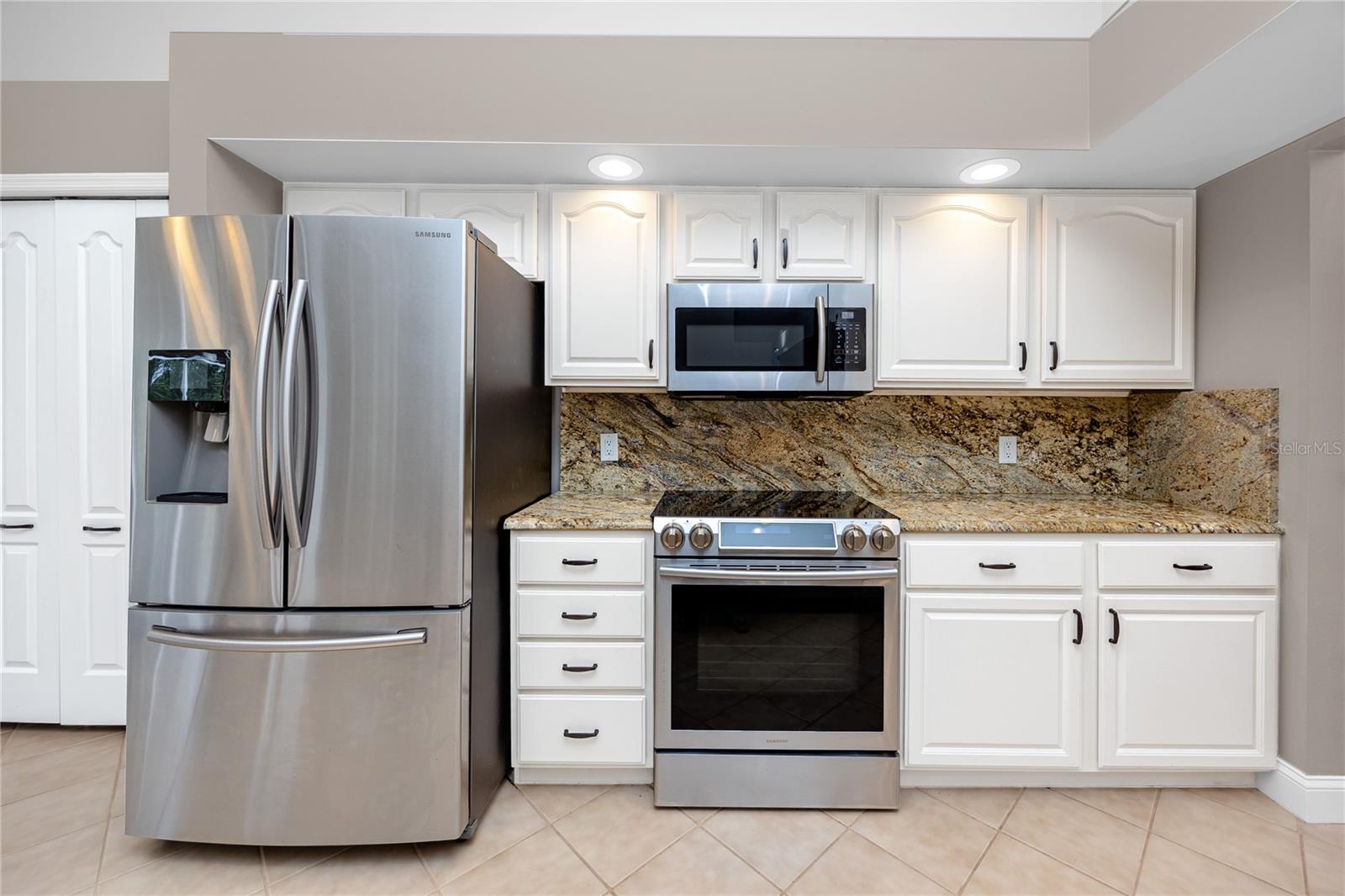 CHAPMAN MANORS - Residential