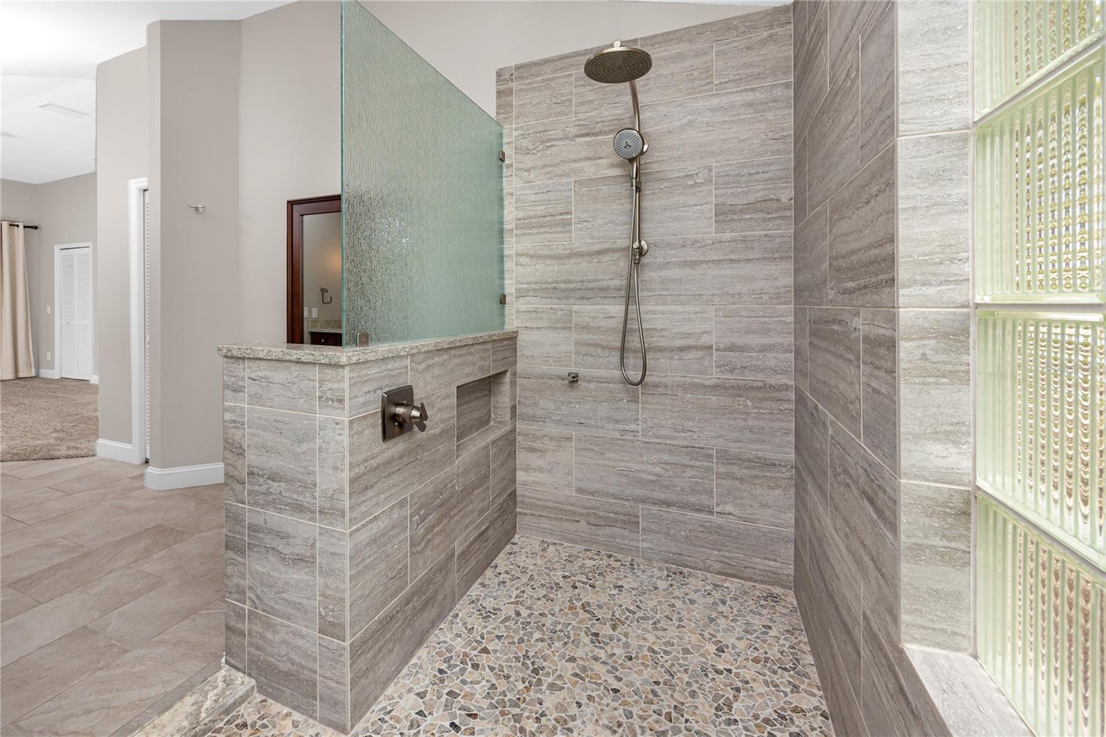 CHAPMAN MANORS - Residential
