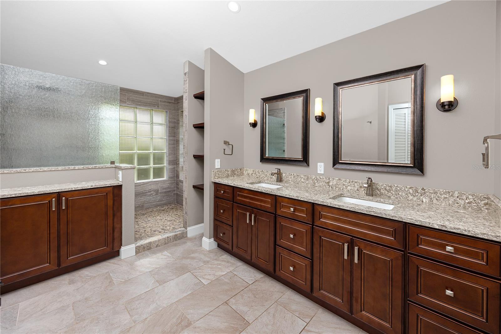 CHAPMAN MANORS - Residential