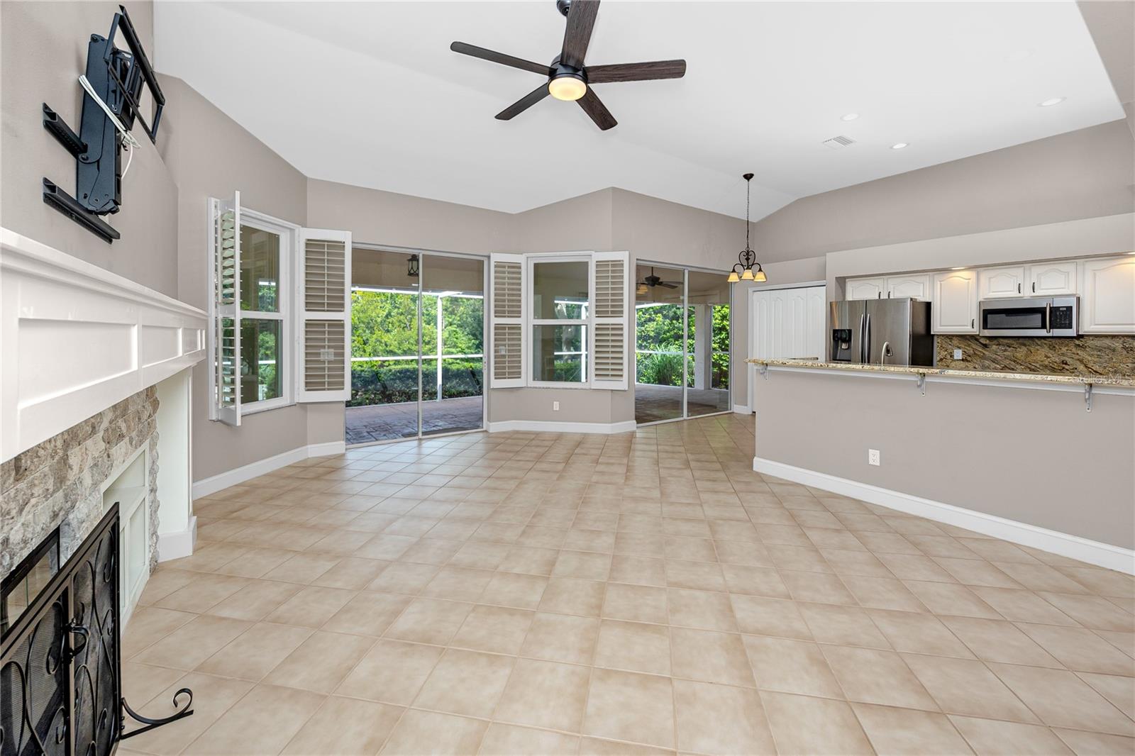 CHAPMAN MANORS - Residential