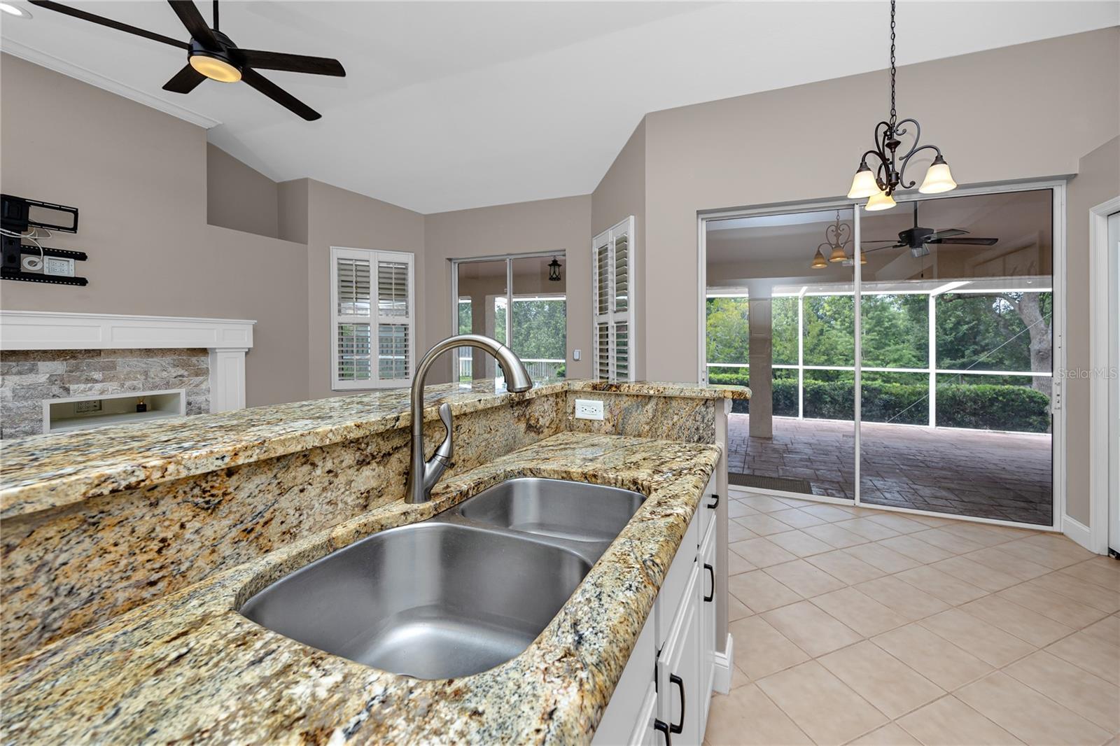 CHAPMAN MANORS - Residential