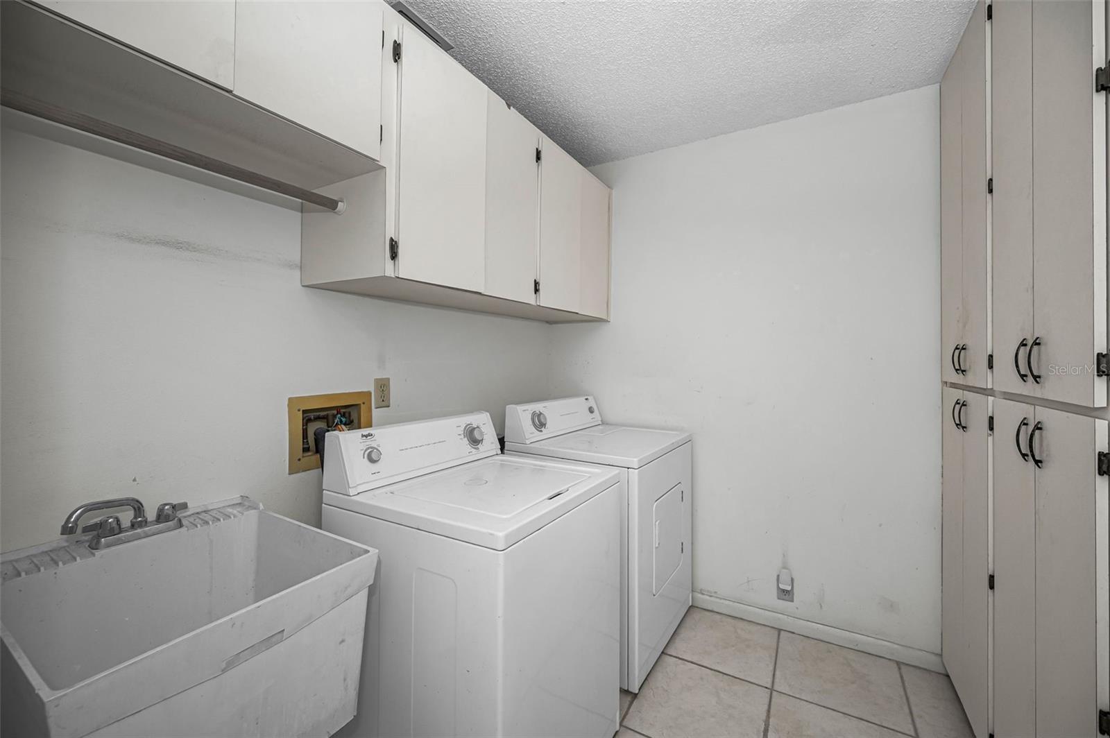 FAIRWAY SPGS - Residential
