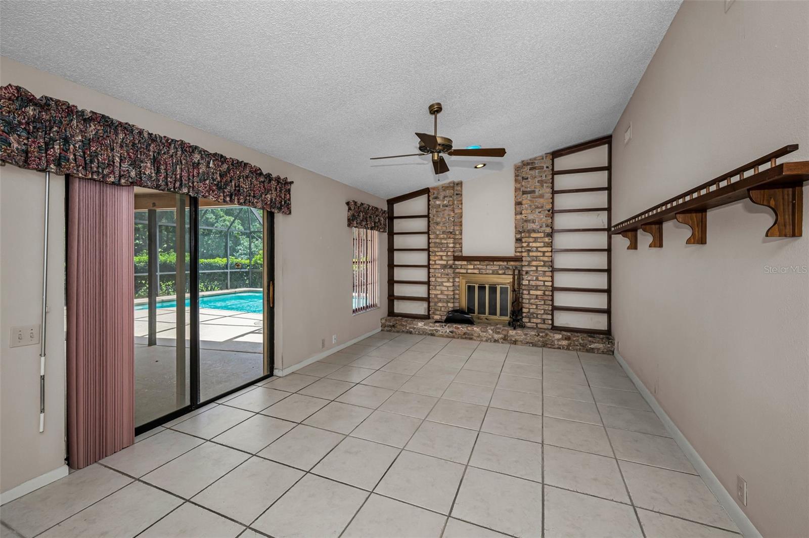 FAIRWAY SPGS - Residential