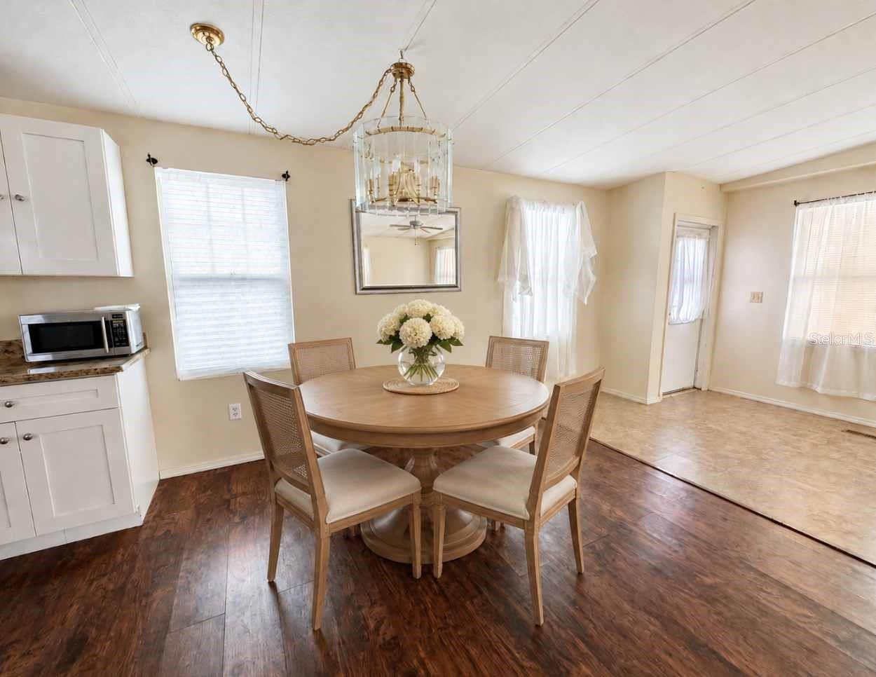 DIXIE GROVES ESTATES - Residential